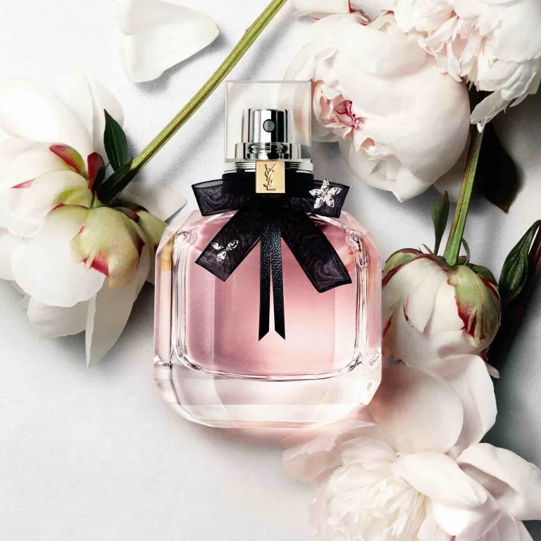 Yves Saint Laurent Paris : L'Amour à Paris